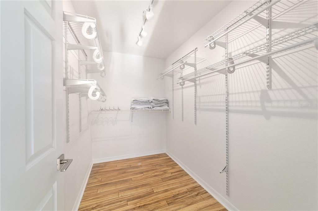 En Venta: $279,000 (2 camas, 2 baños, 1556 Pies cuadrados)