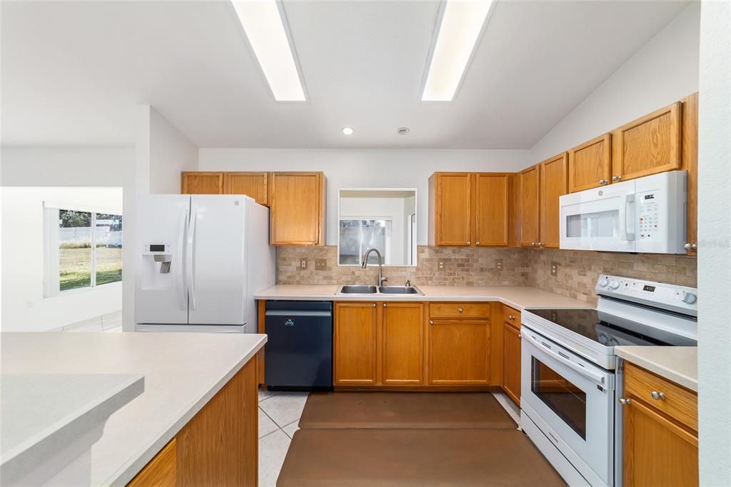 En Venta: $279,000 (2 camas, 2 baños, 1556 Pies cuadrados)