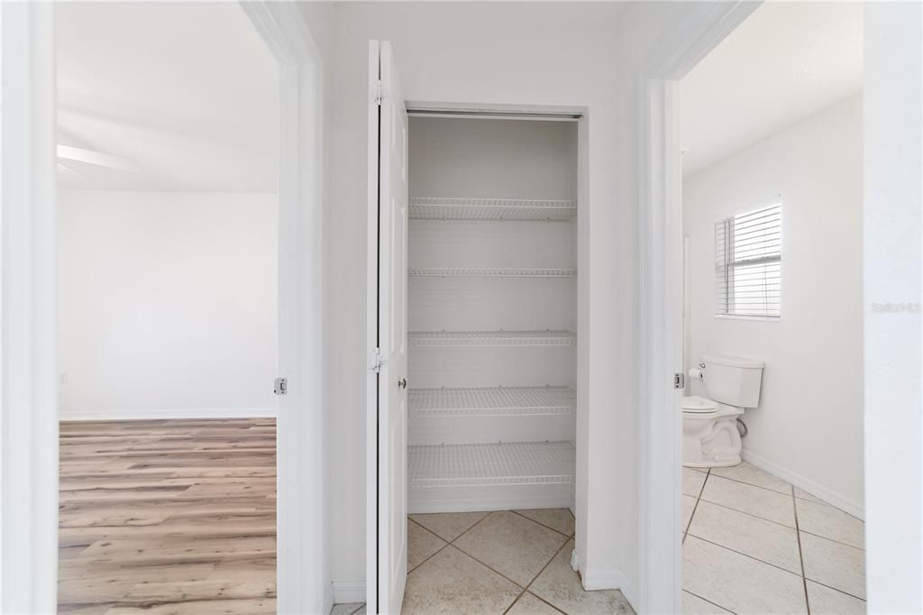 En Venta: $279,000 (2 camas, 2 baños, 1556 Pies cuadrados)