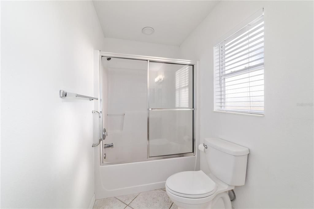 En Venta: $279,000 (2 camas, 2 baños, 1556 Pies cuadrados)