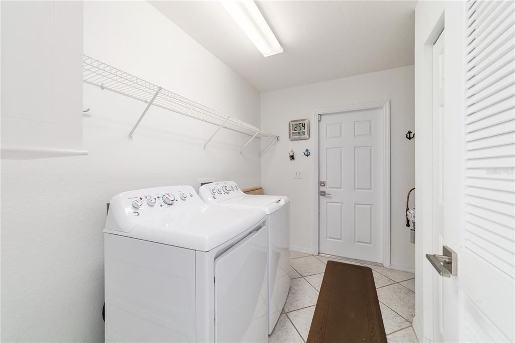 En Venta: $279,000 (2 camas, 2 baños, 1556 Pies cuadrados)