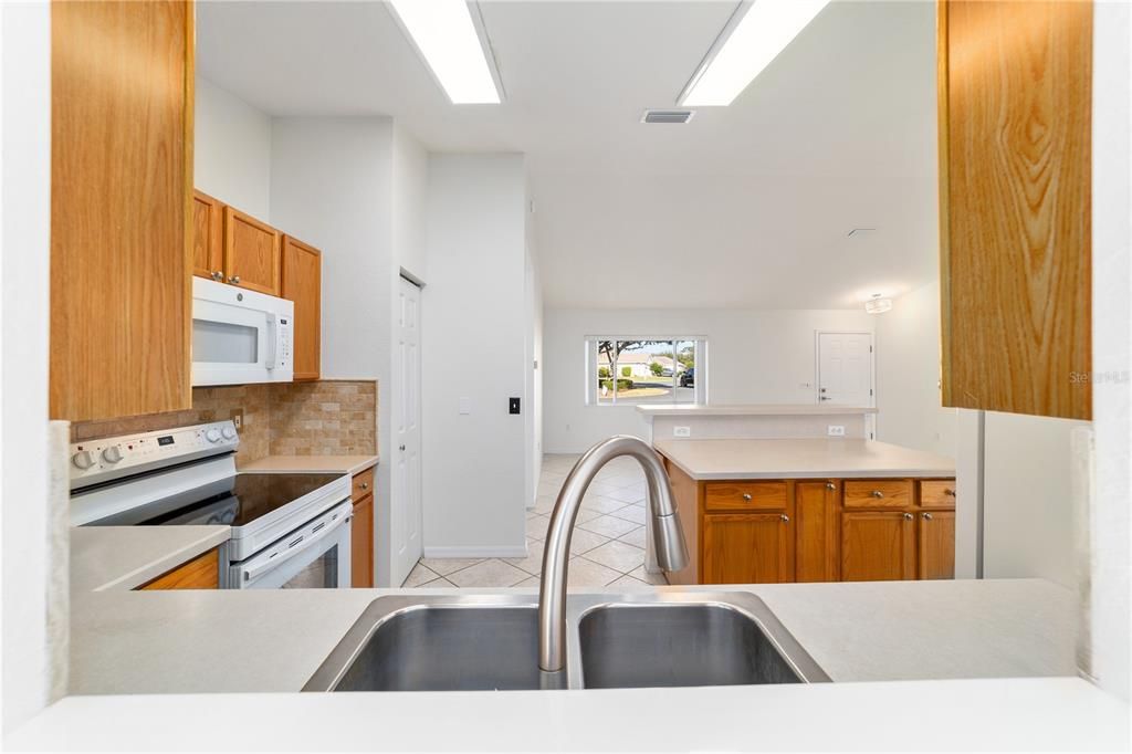 En Venta: $279,000 (2 camas, 2 baños, 1556 Pies cuadrados)