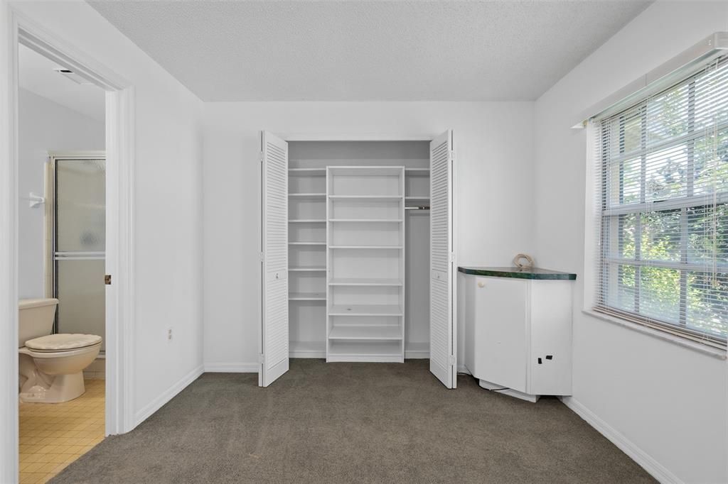 For Sale: $279,000 (2 beds, 2 baths, 1064 Square Feet)