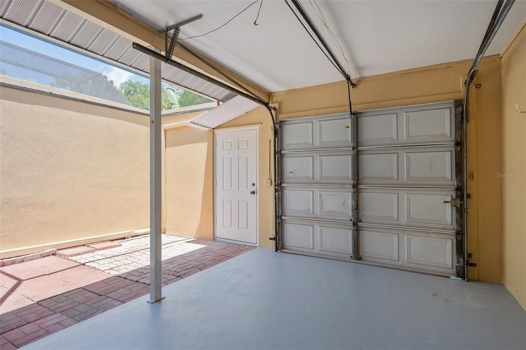 For Sale: $279,000 (2 beds, 2 baths, 1064 Square Feet)