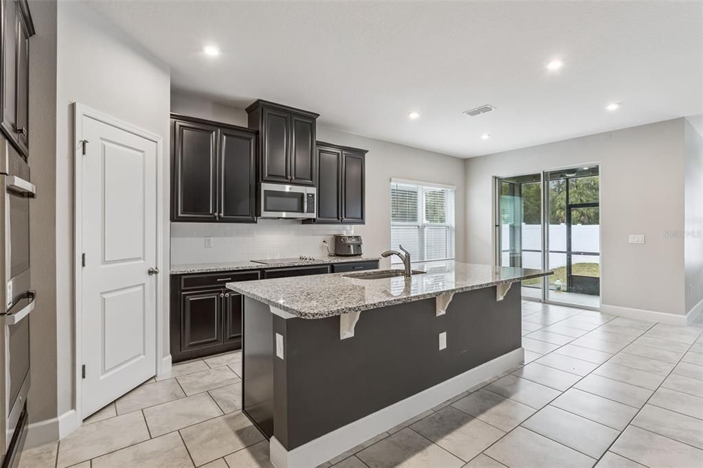 For Sale: $407,000 (4 beds, 2 baths, 2404 Square Feet)