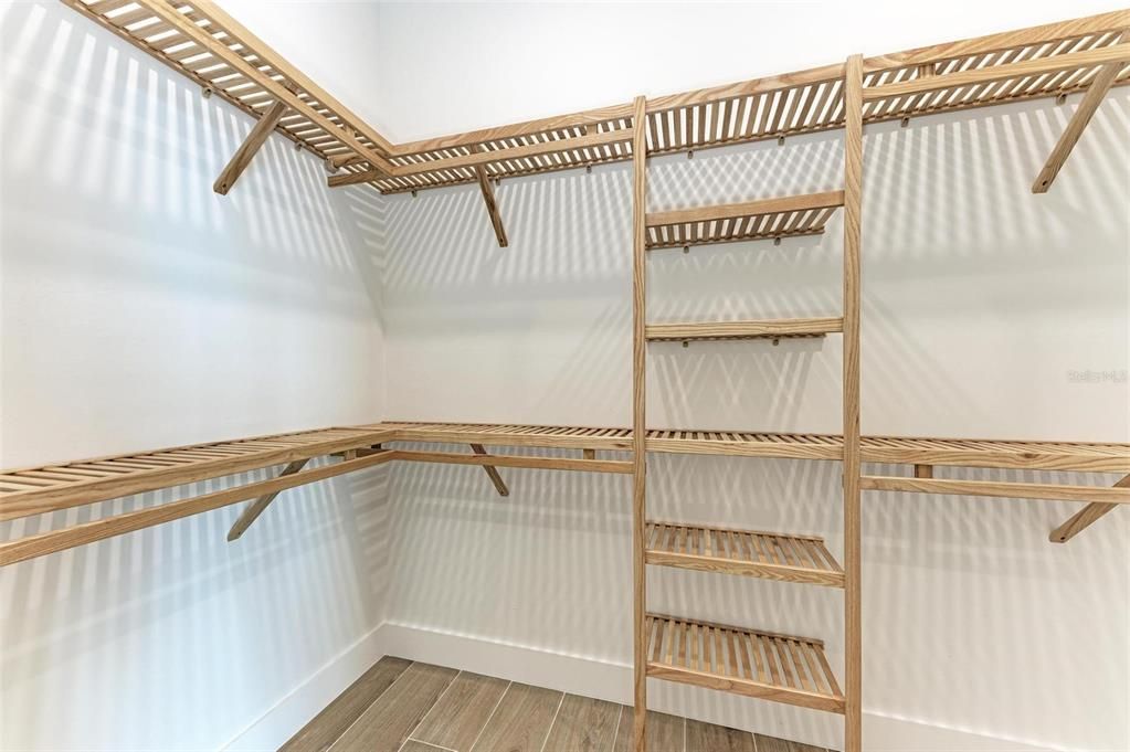 For Sale: $1,425,000 (3 beds, 2 baths, 2512 Square Feet)