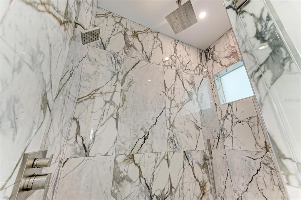 For Sale: $1,425,000 (3 beds, 2 baths, 2512 Square Feet)