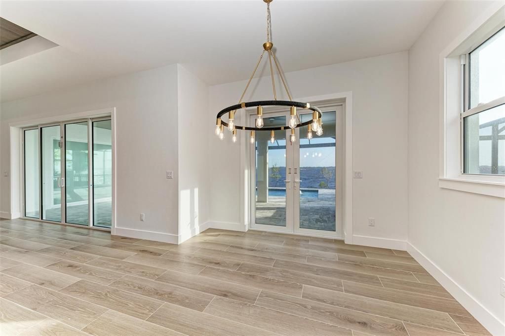 For Sale: $1,425,000 (3 beds, 2 baths, 2512 Square Feet)