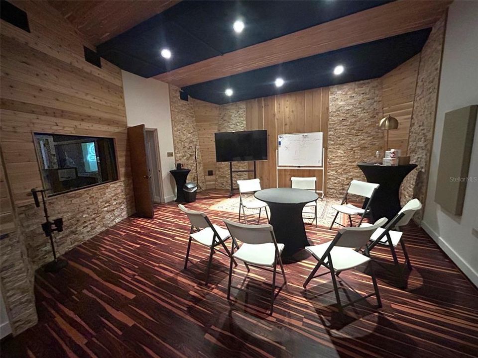 For Sale: $76,800 (0 beds, 0 baths, 18400 Square Feet)