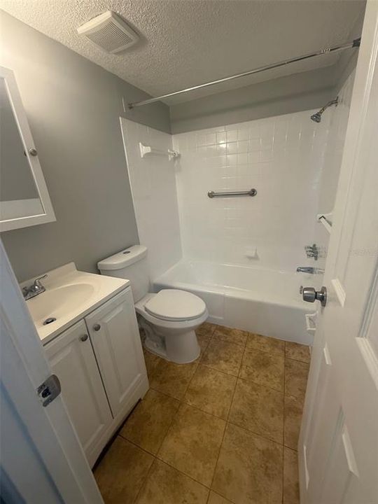 В аренду: $1,450 (2 спален, 1 ванн, 750 Квадратных фут)