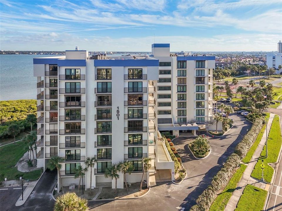 For Sale: $849,900 (2 beds, 2 baths, 1570 Square Feet)