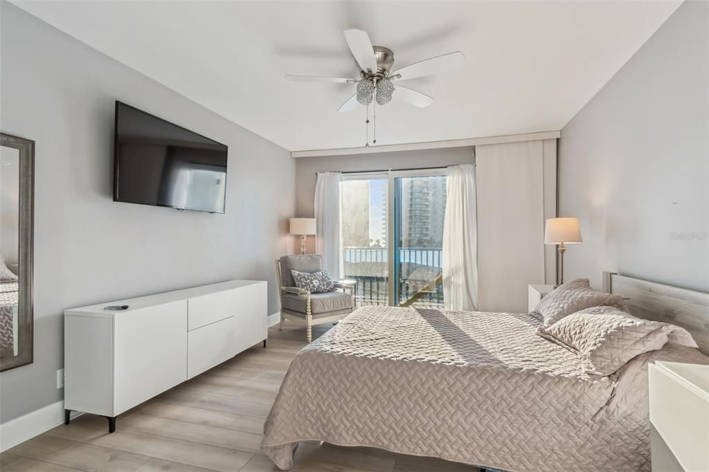 For Sale: $849,900 (2 beds, 2 baths, 1570 Square Feet)