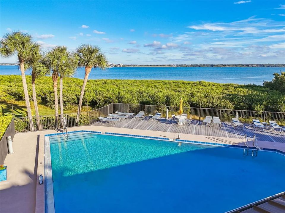 For Sale: $849,900 (2 beds, 2 baths, 1570 Square Feet)