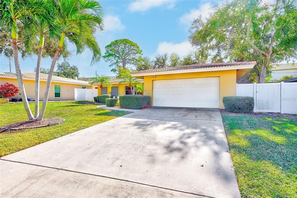 待售: $479,900 (2 贝兹, 2 浴室, 1593 平方英尺)