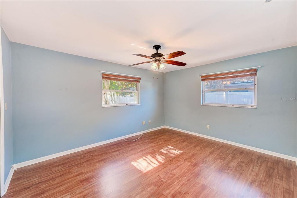 待售: $479,900 (2 贝兹, 2 浴室, 1593 平方英尺)