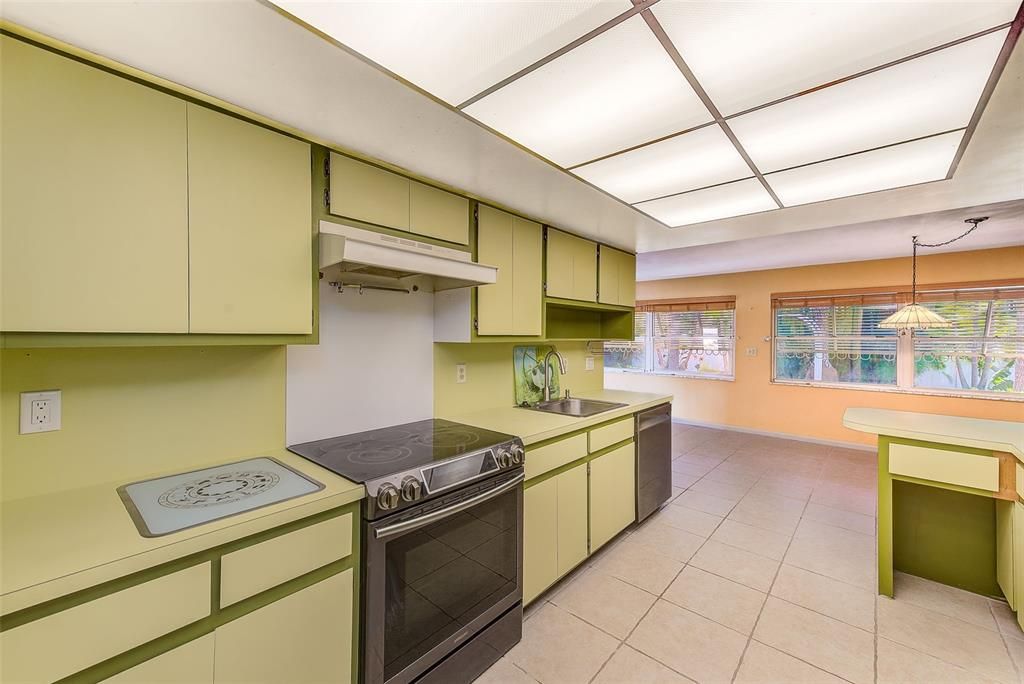 待售: $479,900 (2 贝兹, 2 浴室, 1593 平方英尺)