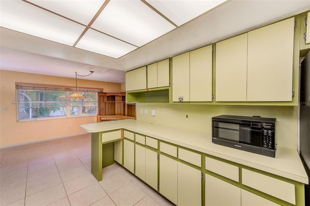 待售: $479,900 (2 贝兹, 2 浴室, 1593 平方英尺)