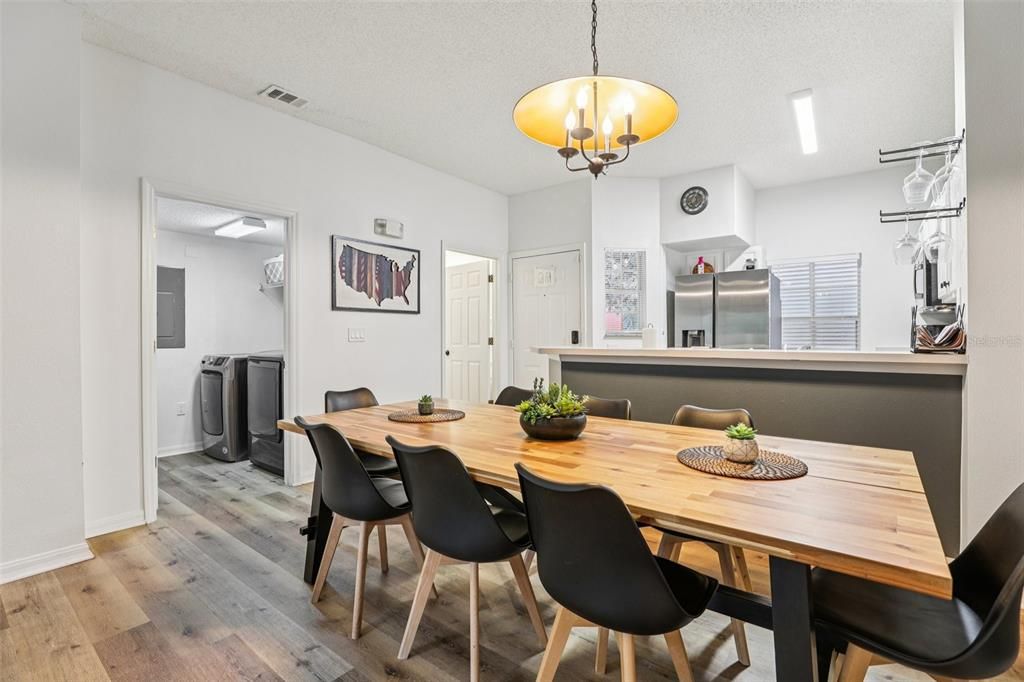 For Sale: $299,999 (3 beds, 2 baths, 1291 Square Feet)