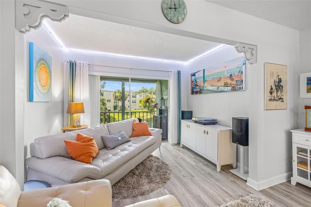 出租: $1,650 (2 贝兹, 1 浴室, 1010 平方英尺)