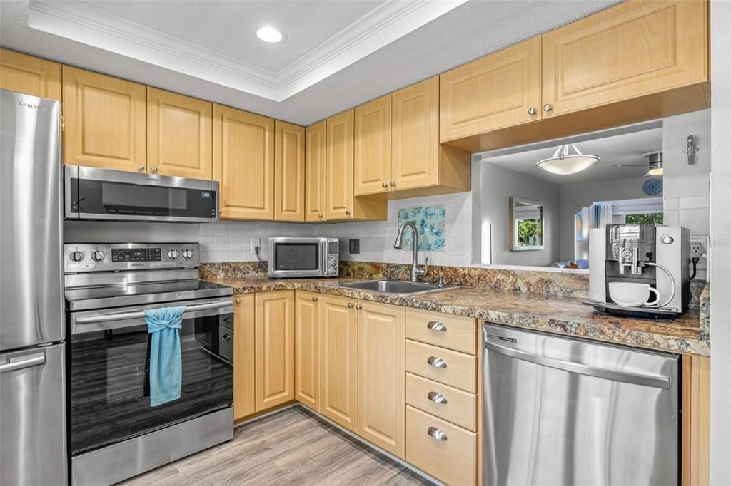 出租: $1,650 (2 贝兹, 1 浴室, 1010 平方英尺)