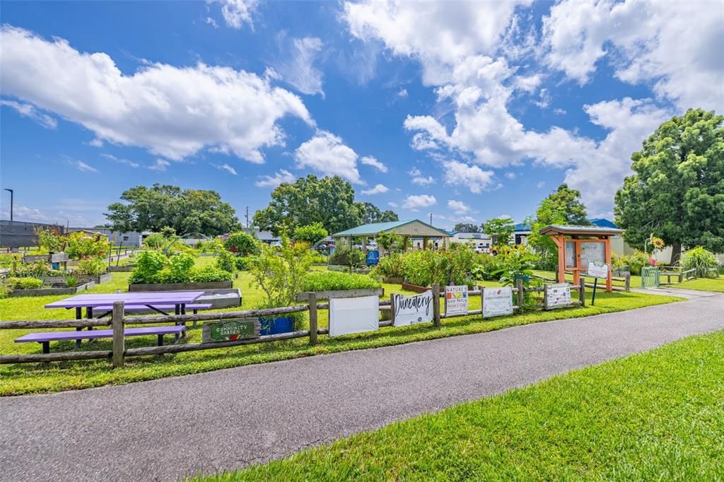 出租: $1,650 (2 贝兹, 1 浴室, 1010 平方英尺)