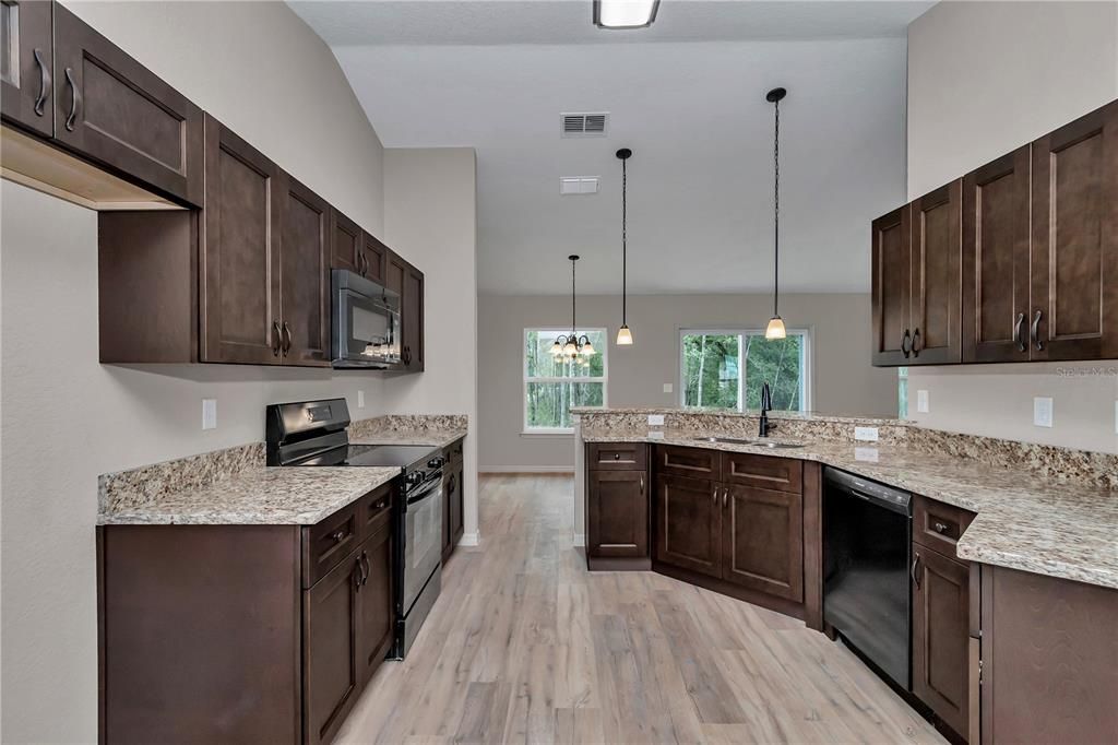 For Sale: $289,900 (4 beds, 2 baths, 1747 Square Feet)