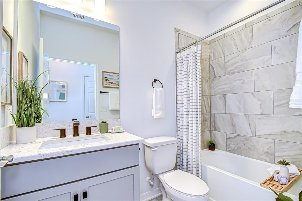 En Venta: $449,000 (5 camas, 3 baños, 2115 Pies cuadrados)