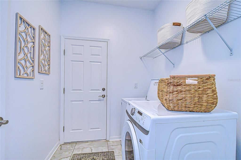 En Venta: $449,000 (5 camas, 3 baños, 2115 Pies cuadrados)