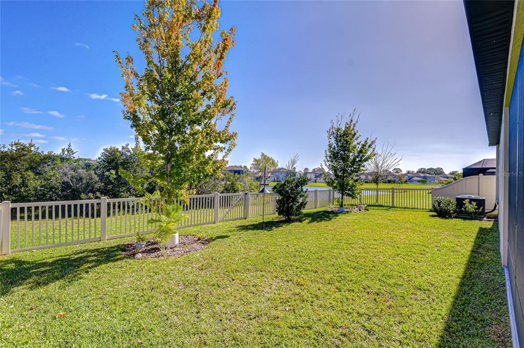 En Venta: $449,000 (5 camas, 3 baños, 2115 Pies cuadrados)