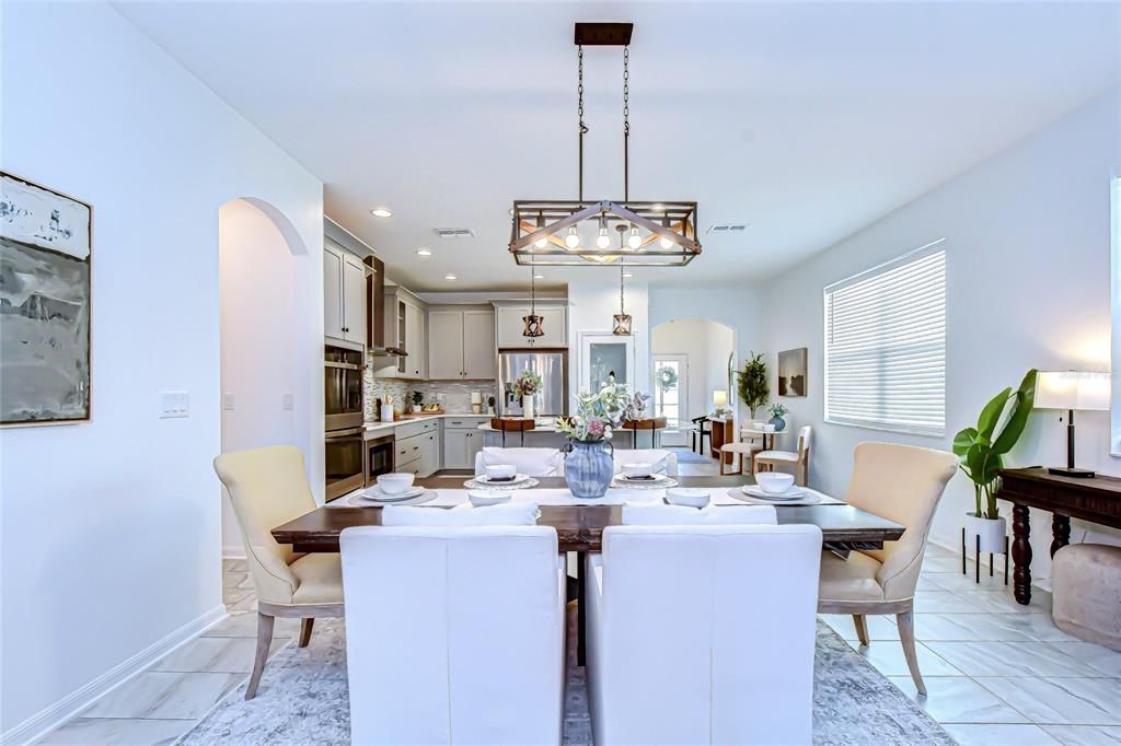 En Venta: $449,000 (5 camas, 3 baños, 2115 Pies cuadrados)