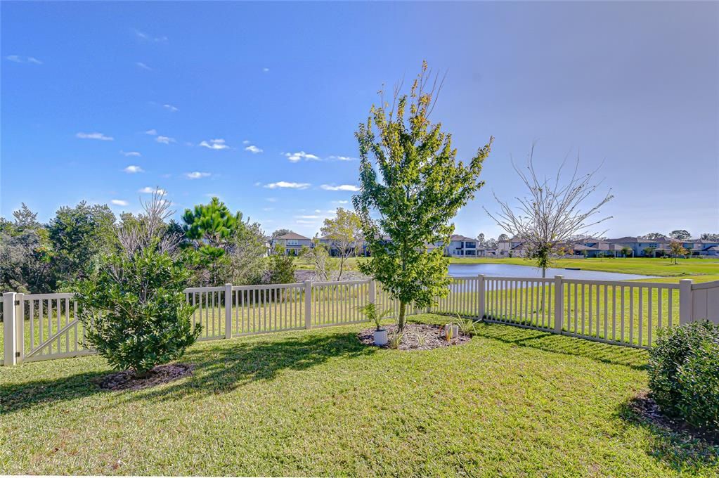 En Venta: $449,000 (5 camas, 3 baños, 2115 Pies cuadrados)