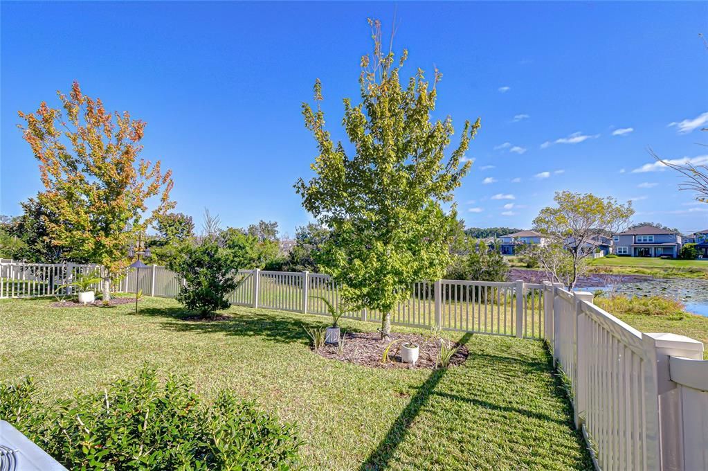 En Venta: $449,000 (5 camas, 3 baños, 2115 Pies cuadrados)