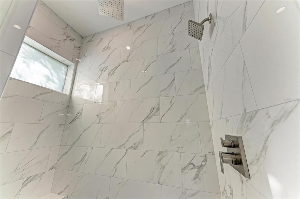 For Sale: $1,475,000 (3 beds, 2 baths, 2512 Square Feet)