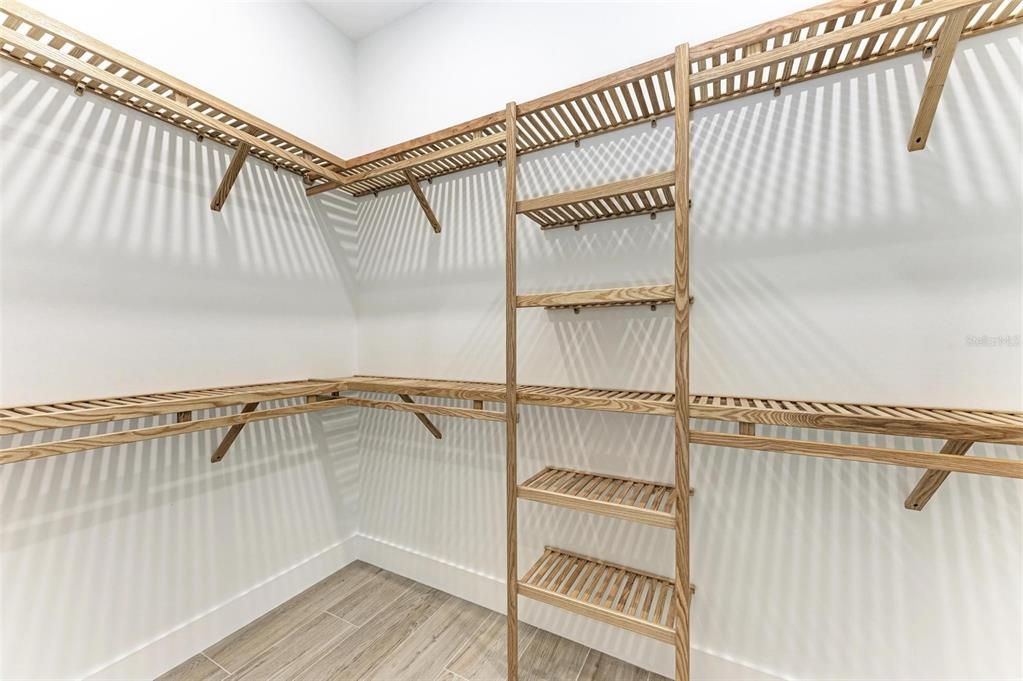 For Sale: $1,475,000 (3 beds, 2 baths, 2512 Square Feet)