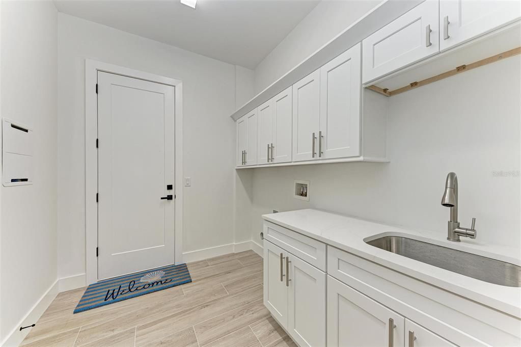 For Sale: $1,475,000 (3 beds, 2 baths, 2512 Square Feet)