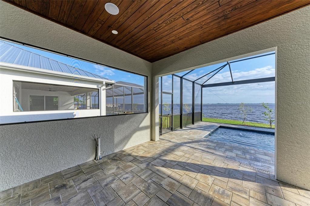 For Sale: $1,475,000 (3 beds, 2 baths, 2512 Square Feet)