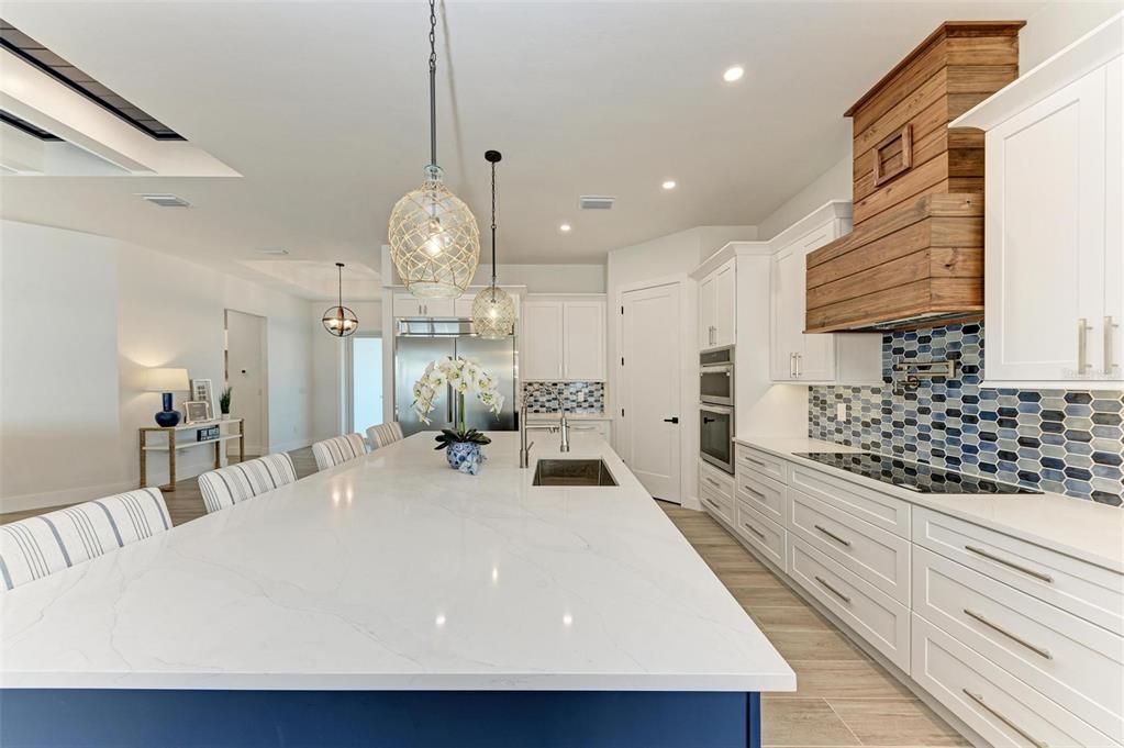 For Sale: $1,475,000 (3 beds, 2 baths, 2512 Square Feet)