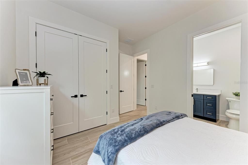 For Sale: $1,475,000 (3 beds, 2 baths, 2512 Square Feet)