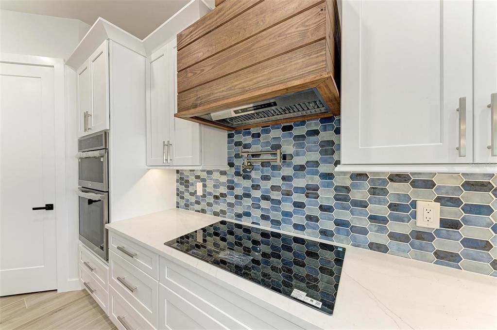 For Sale: $1,475,000 (3 beds, 2 baths, 2512 Square Feet)