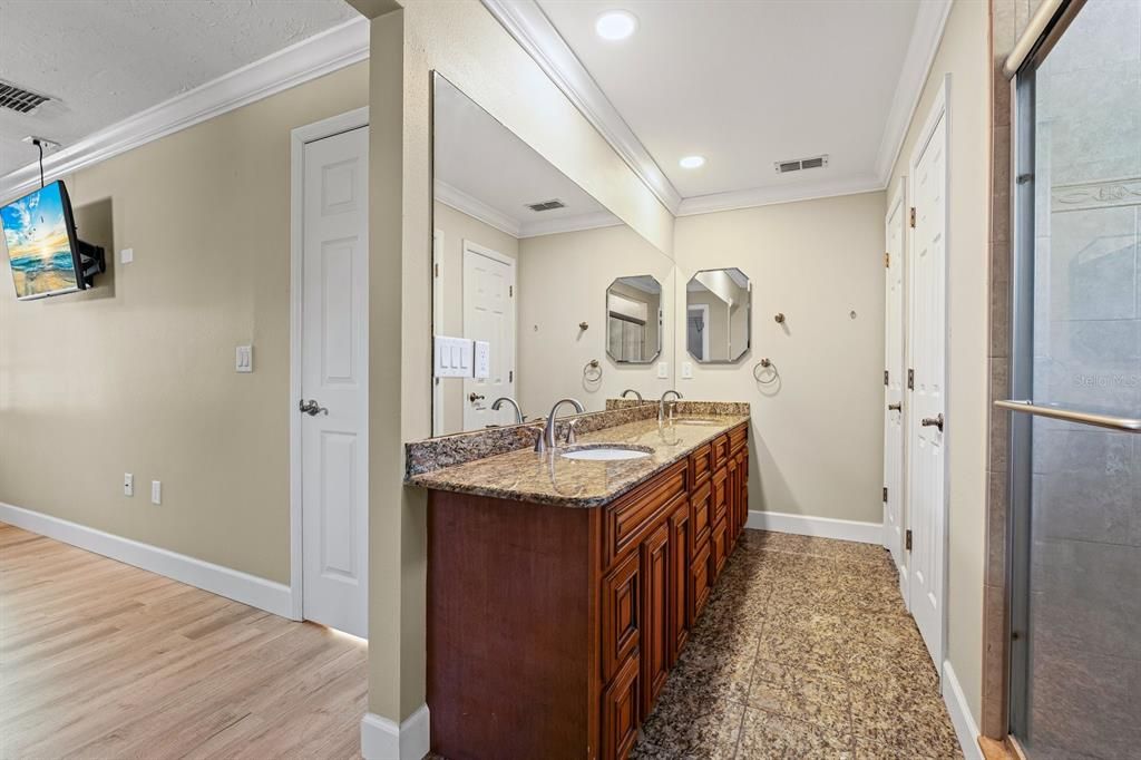 待售: $719,000 (3 贝兹, 2 浴室, 2340 平方英尺)