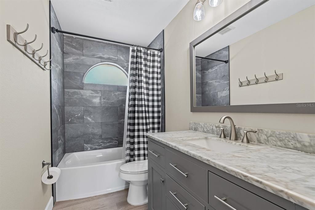 待售: $719,000 (3 贝兹, 2 浴室, 2340 平方英尺)