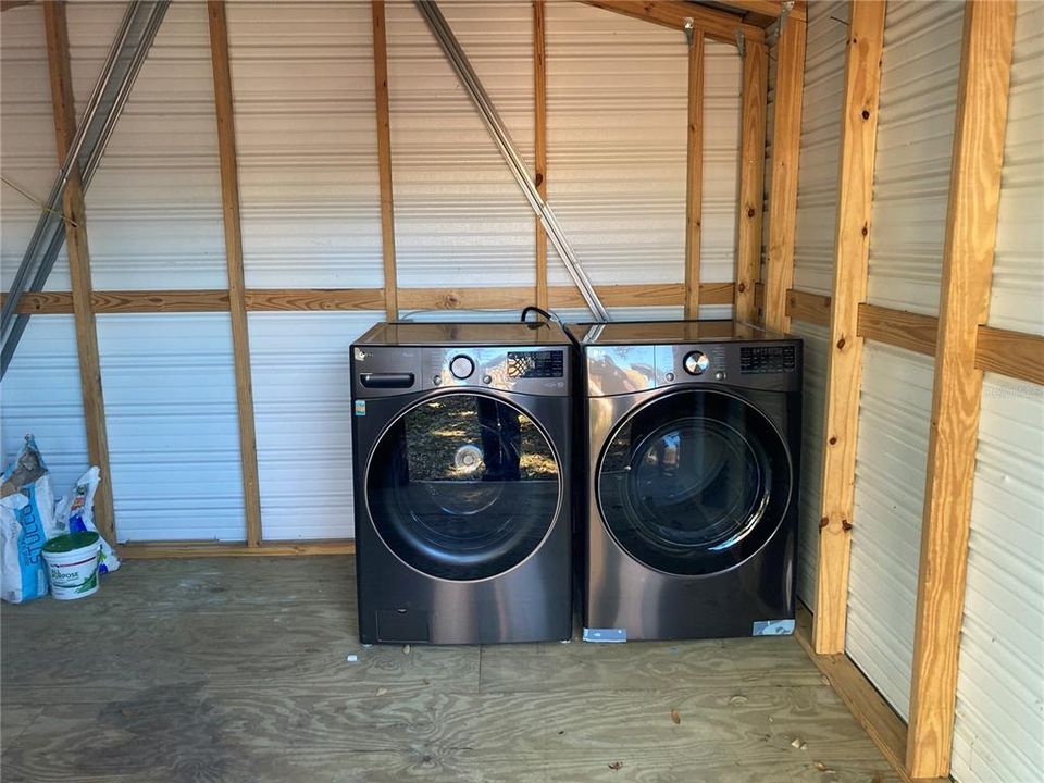 For Rent: $999 (0 beds, 1 baths, 352 Square Feet)