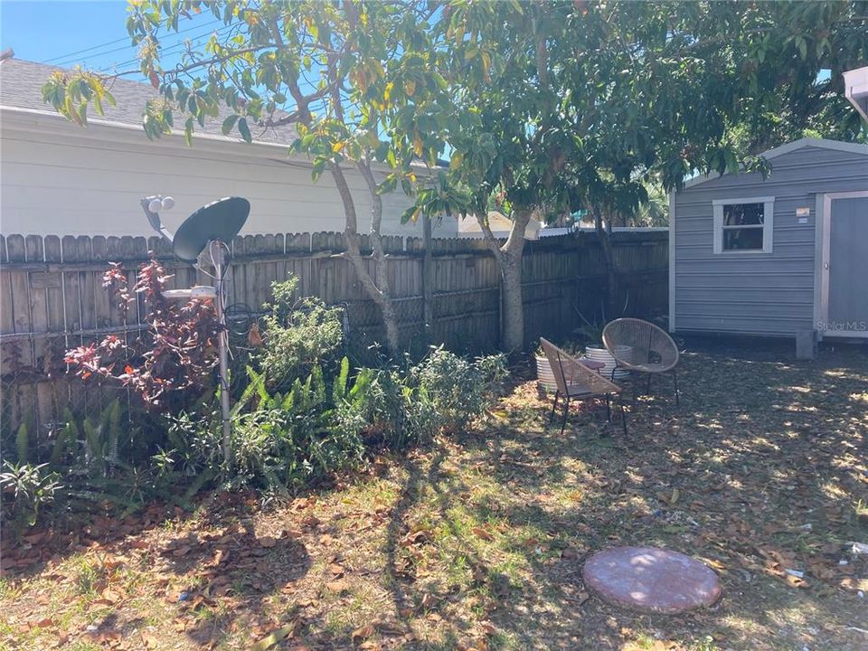 For Rent: $999 (0 beds, 1 baths, 352 Square Feet)