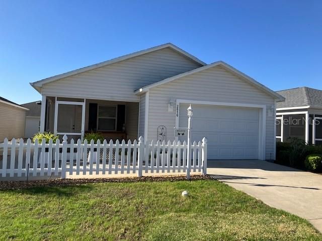 For Sale: $299,900 (2 beds, 2 baths, 1188 Square Feet)