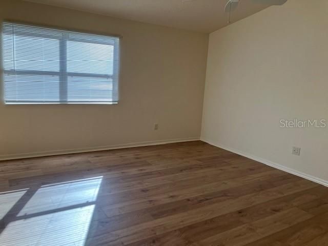 For Sale: $299,900 (2 beds, 2 baths, 1188 Square Feet)