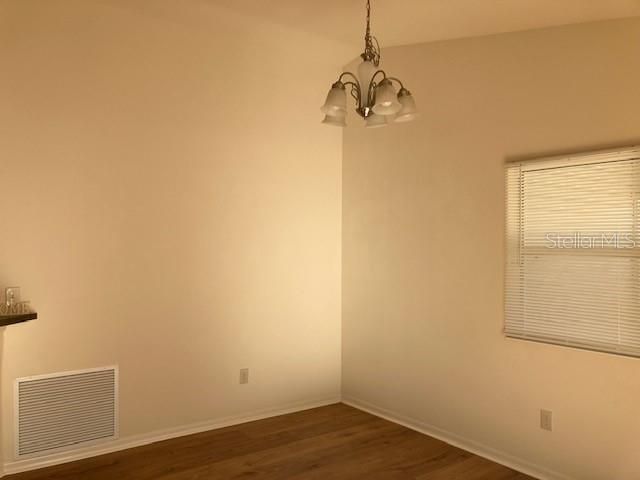For Sale: $299,900 (2 beds, 2 baths, 1188 Square Feet)