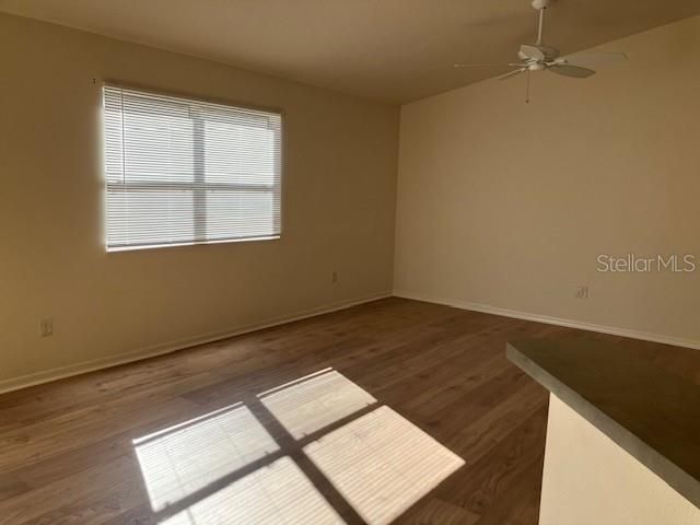 For Sale: $299,900 (2 beds, 2 baths, 1188 Square Feet)