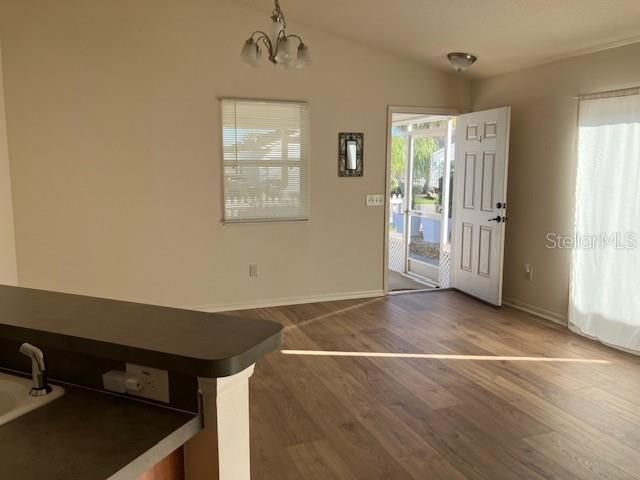 For Sale: $299,900 (2 beds, 2 baths, 1188 Square Feet)