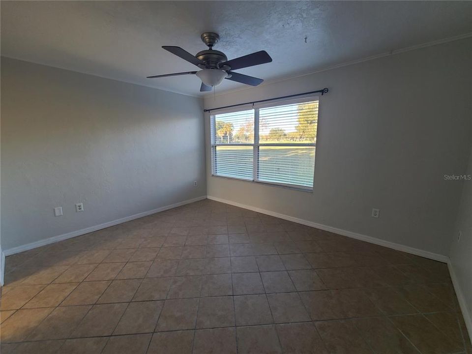 待售: $110,000 (1 贝兹, 1 浴室, 872 平方英尺)