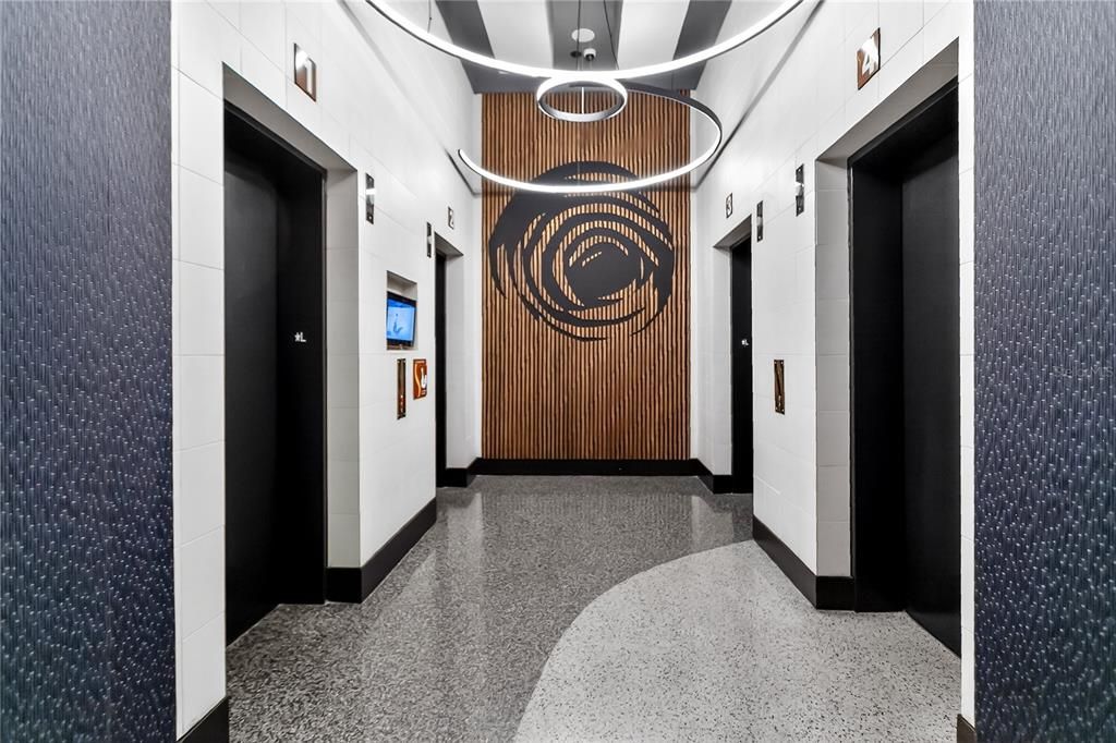 For Sale: $205,000 (1 beds, 1 baths, 615 Square Feet)